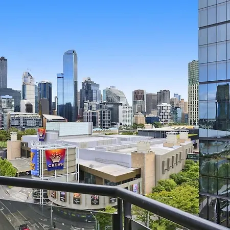 Modern Comfort Meets City Skyline Melbourne Exterior photo